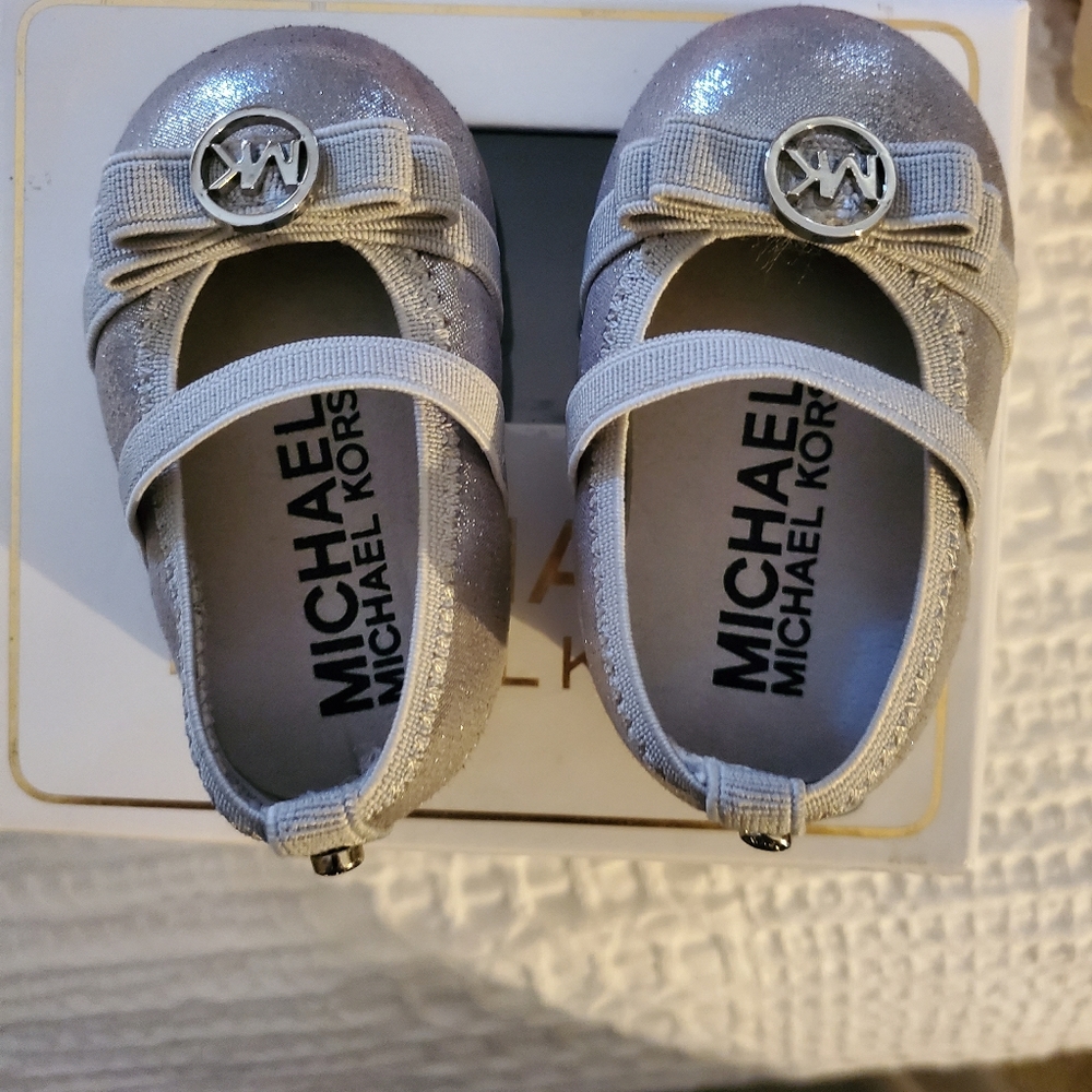MK infant dress shoe